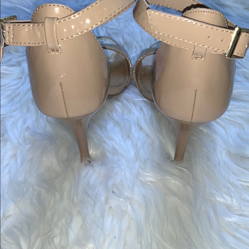 Heels - Picture 5 of 6